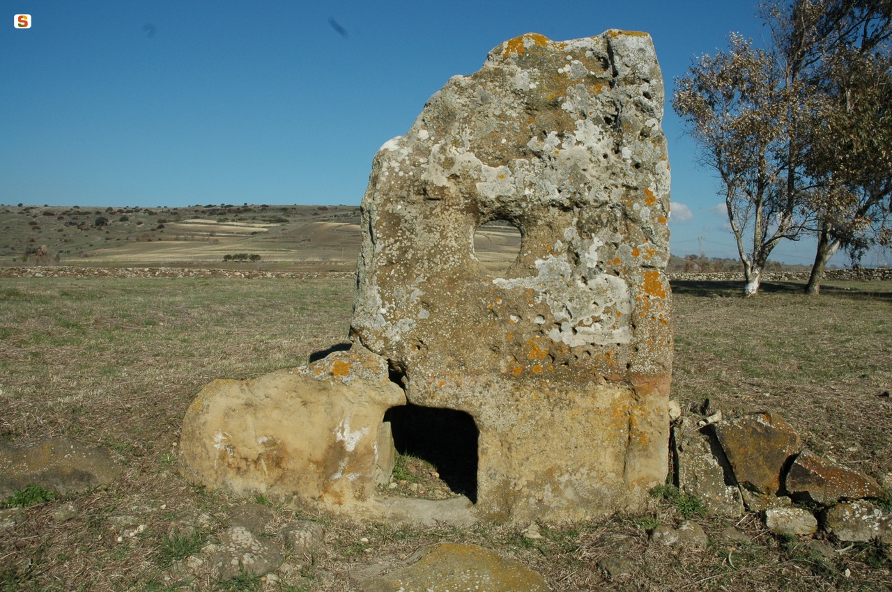 Lunamatrona, tomba dei giganti di Su Cuaddu 'e Nixias