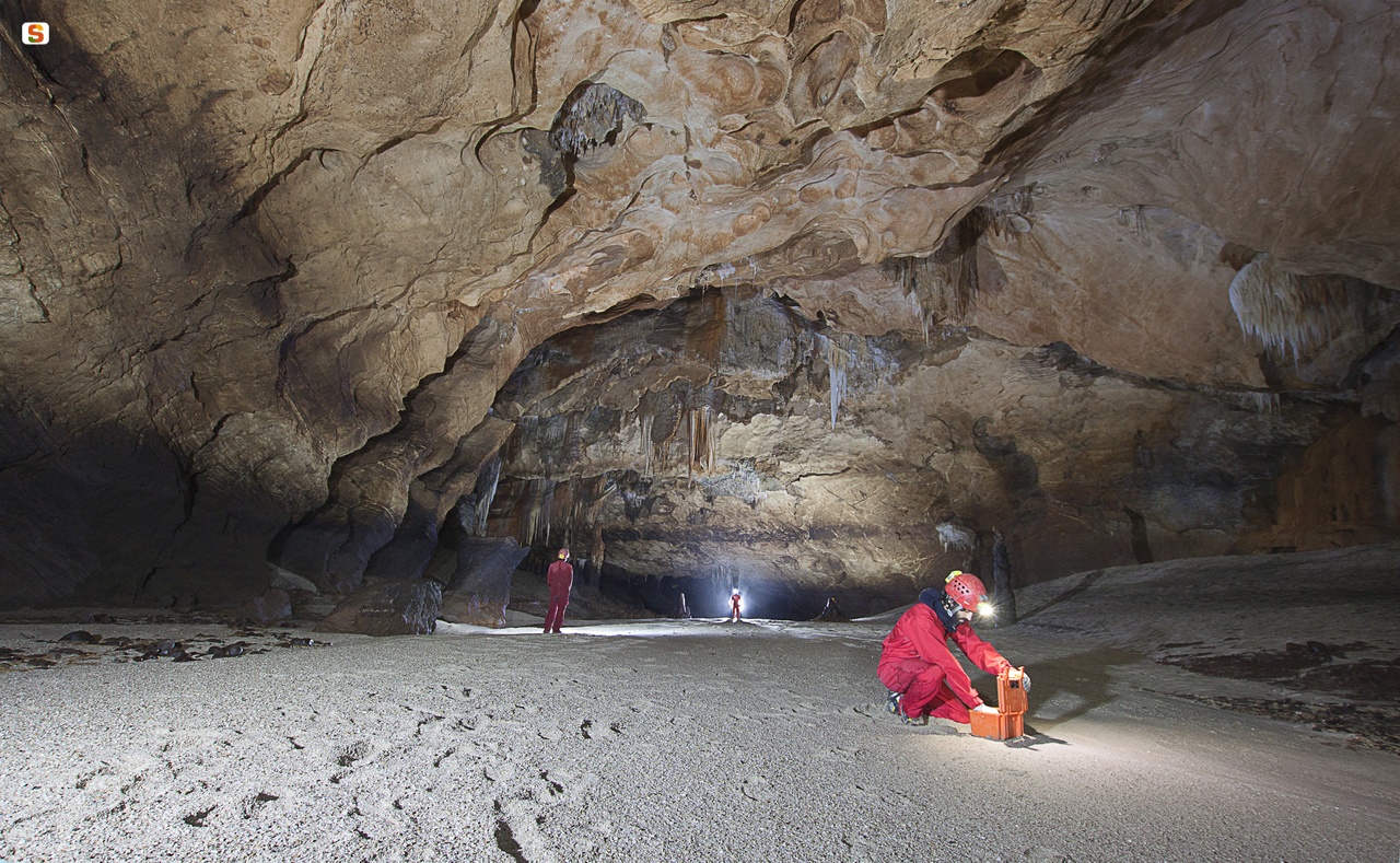 Dorgali, Grotta del Bue Marino - Galleria dal fondo sabbioso